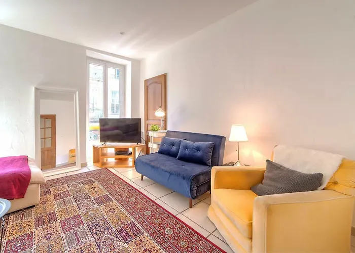 Lovely Large Familial Apartment In Central Nice, Ten Minutes Walk To The Beach!